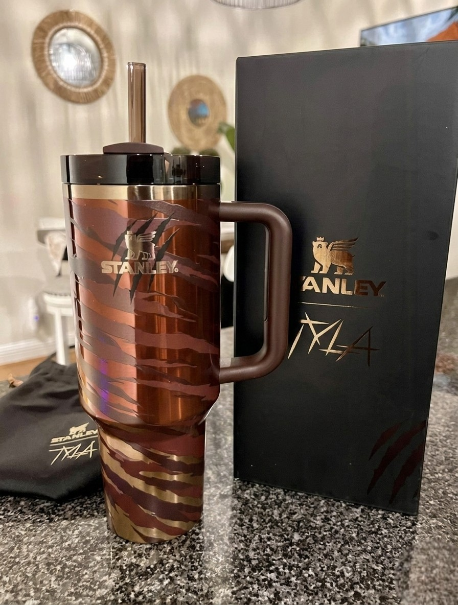 Stanley x Tyla Tyger Quencher H2.0 FlowState - 40oz Tumbler